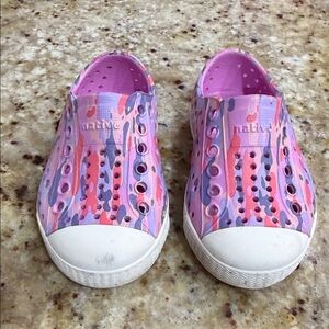 Native Kids Slip-On Sneakers in Pink, Purple & Coral Splash